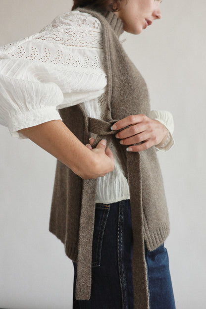 No.36 Tie Side Sweater Vest