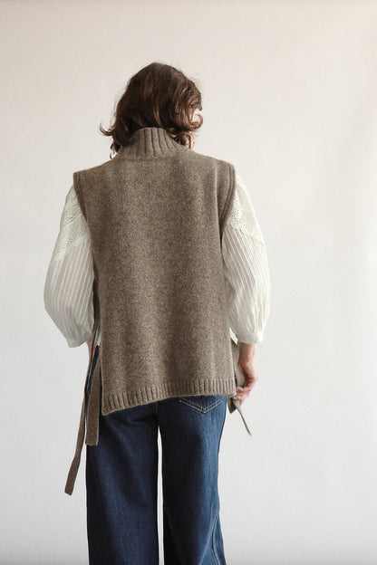No.36 Tie Side Sweater Vest