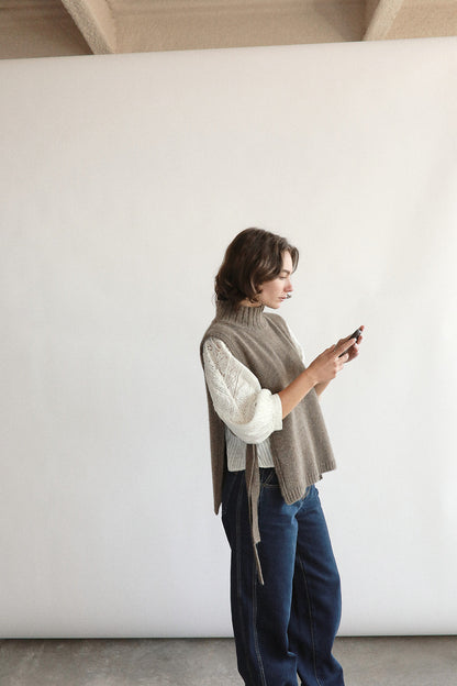 No.36 Tie Side Sweater Vest